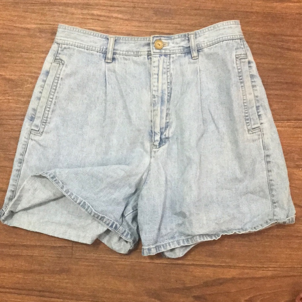 Vintage Gloria Vanderbilt high rise shorts